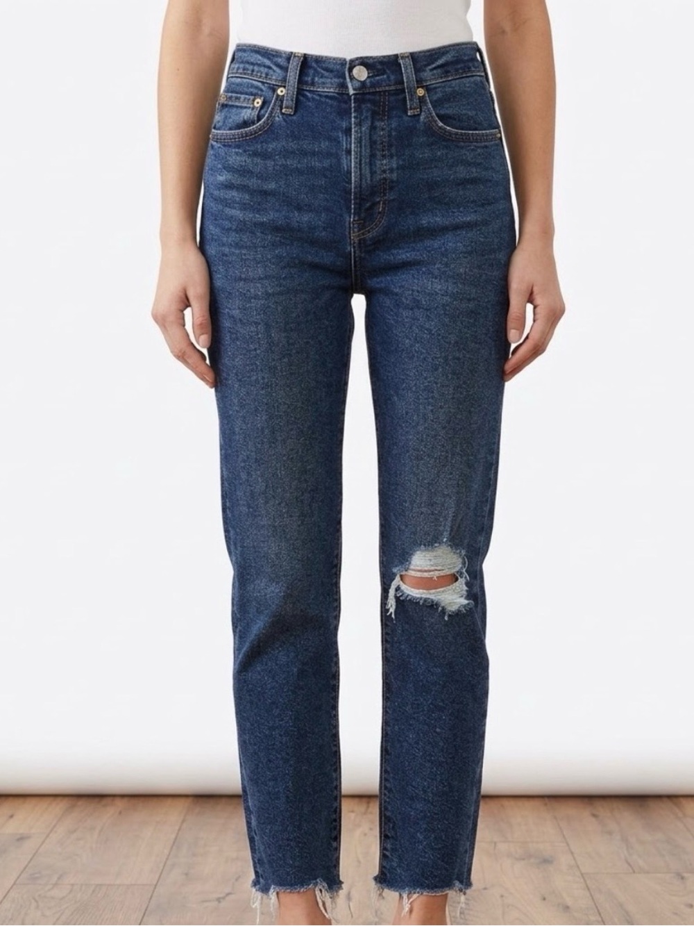 Levi's Dark Blue Wedgie Straight Distressed Jeans size 30